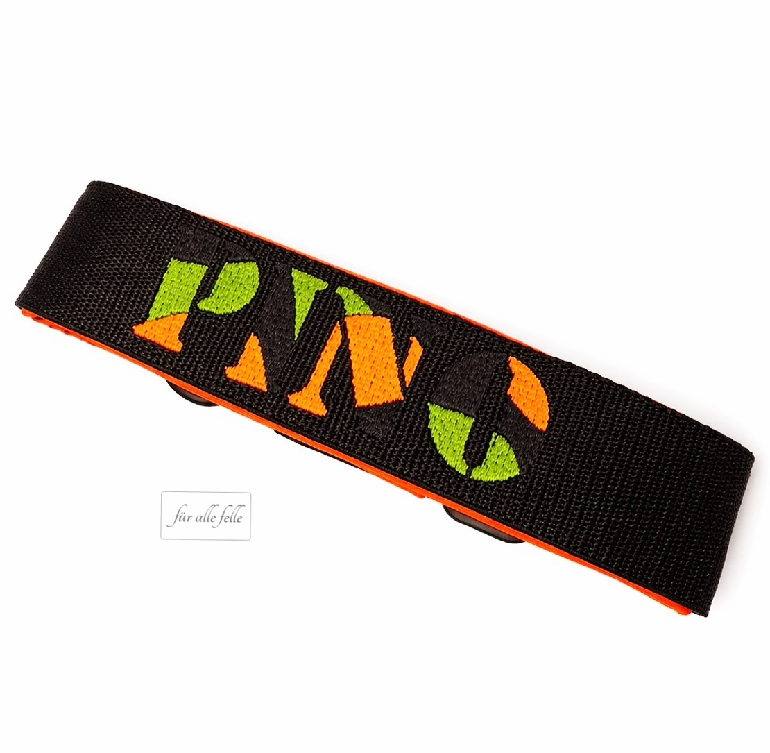 Gurtbandhalsband mit Softshellunterlegung in schwarz/orange mit Camouflage Schrift
