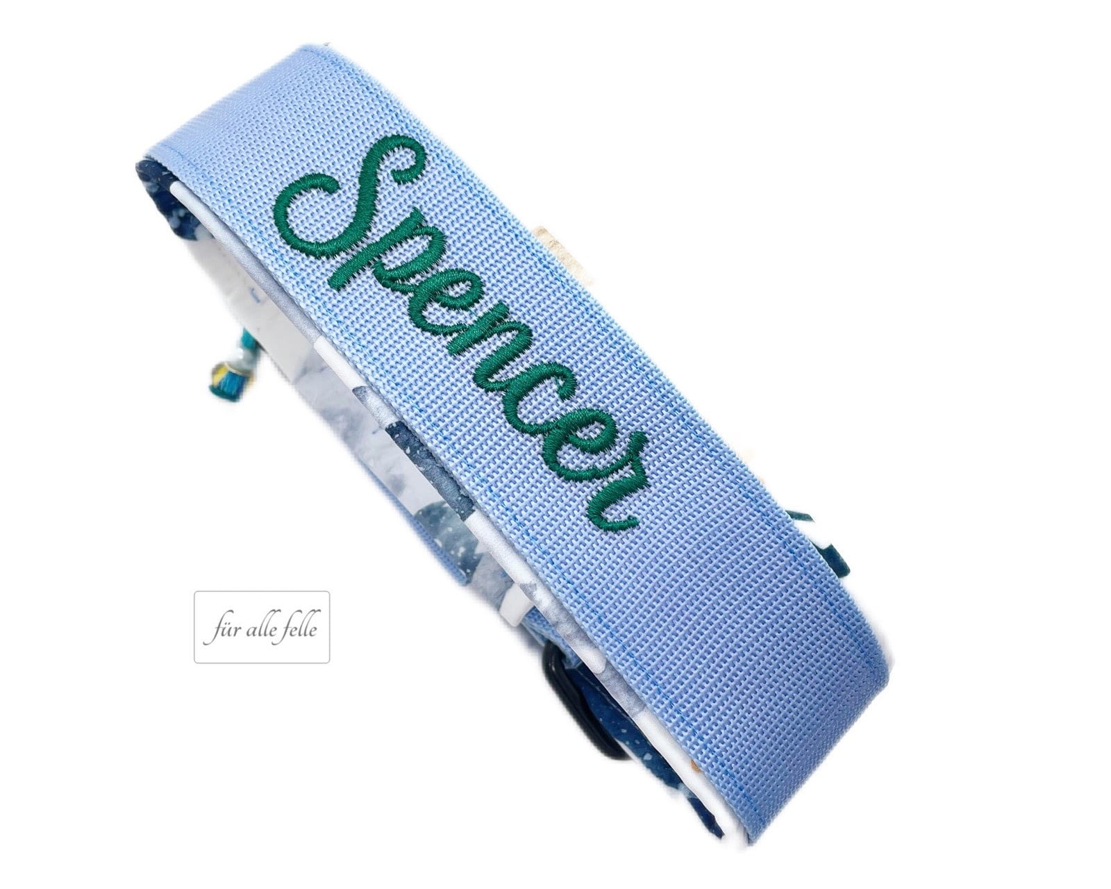 Individuelle dunkelbraune BioThane®-Hundeleine mit 'Aussie Liebe' Gravur und stilvollen Kupferbeschlägen, handgefertigt von 'Für alle Felle'.