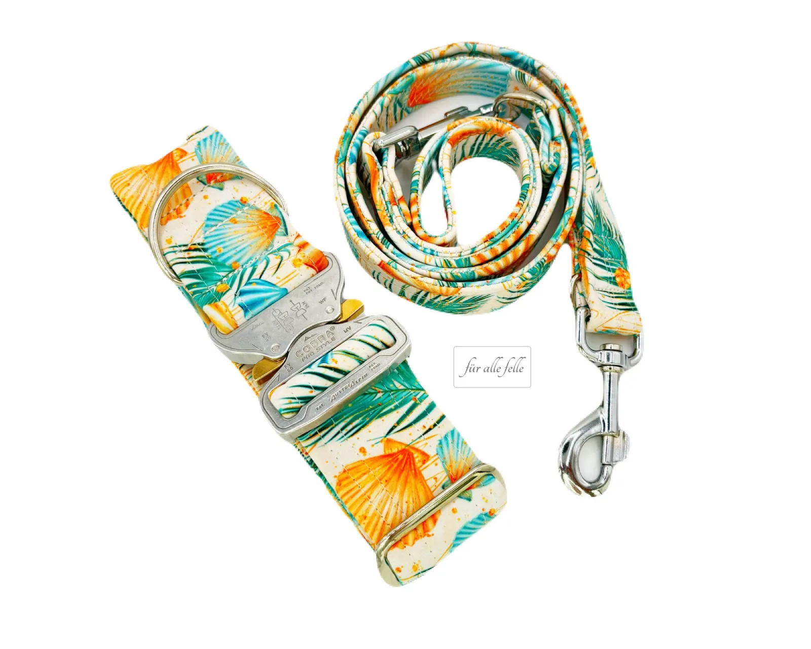 Farbenprächtiges Hundehalsband mit Cobra-Schnalle und passende Leine aus Softshell-Stoff mit tropischem Muschel- und Palmen-Muster, erhältlich bei fuerallefelle.net